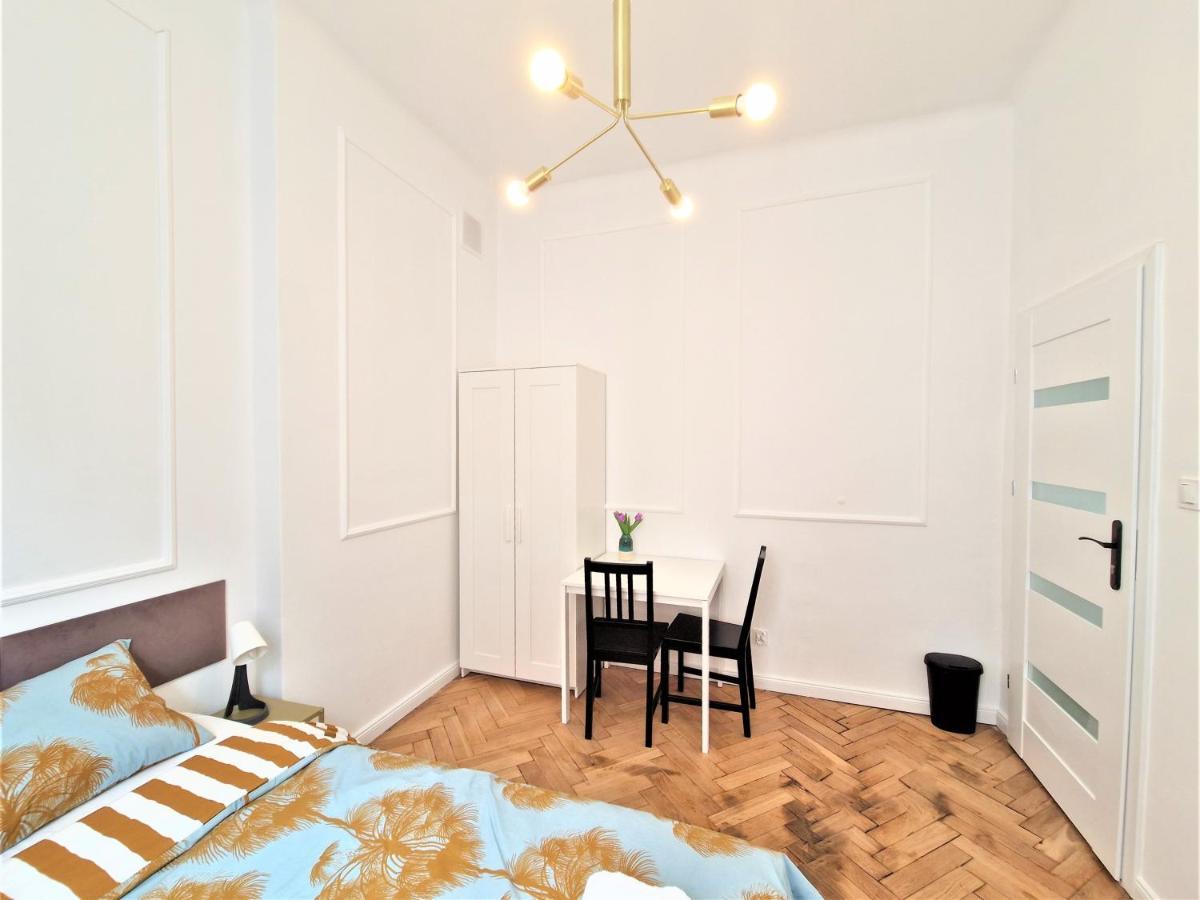 J&W Apartments Swietojanska Rooms Варшава Екстер'єр фото