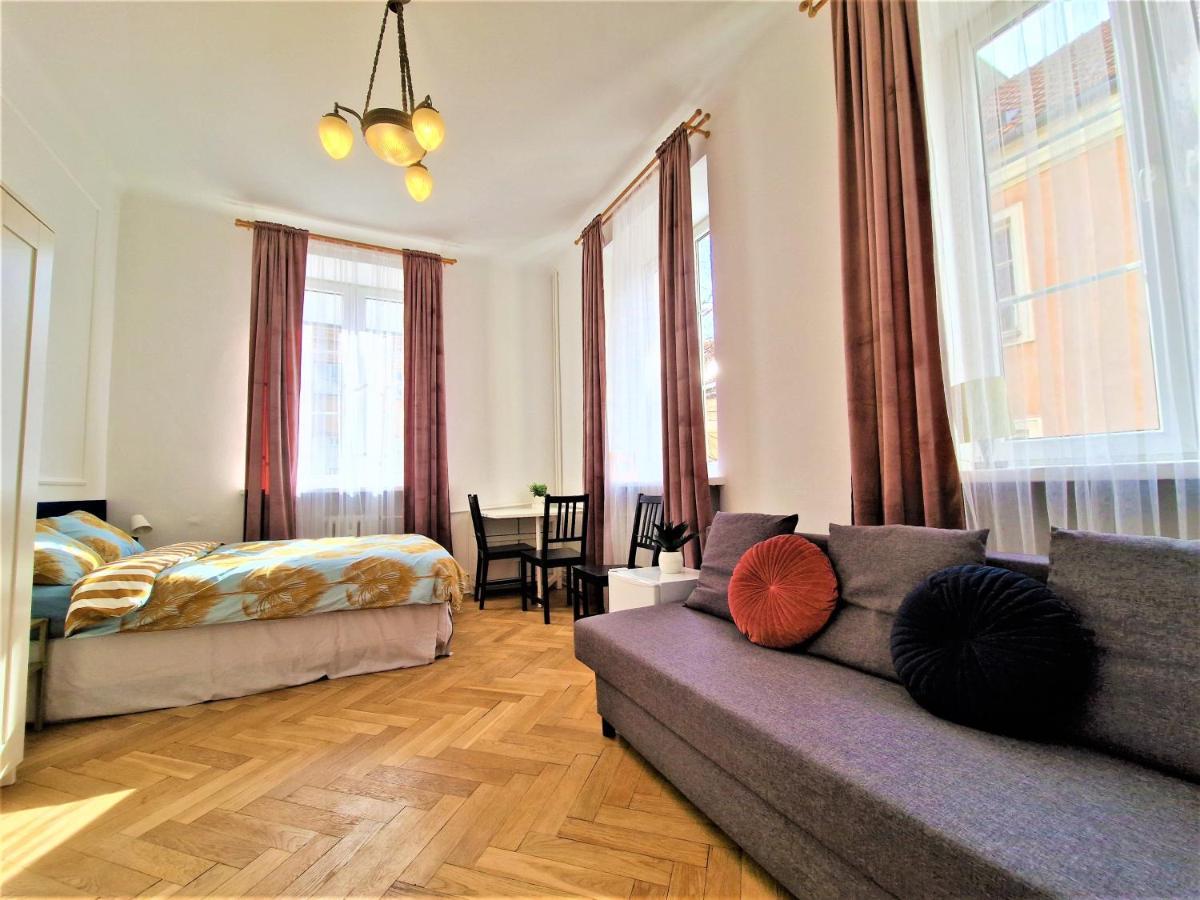 J&W Apartments Swietojanska Rooms Варшава Екстер'єр фото