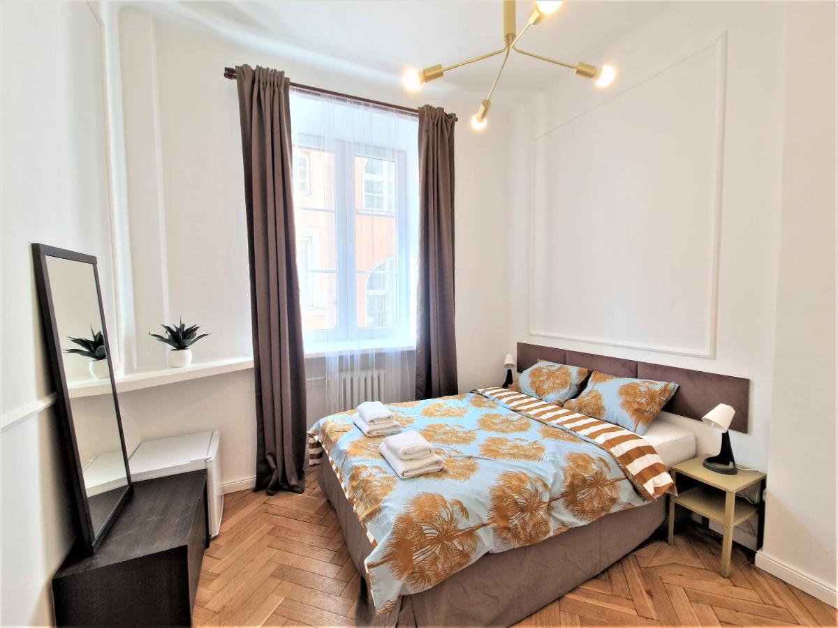 J&W Apartments Swietojanska Rooms Варшава Екстер'єр фото