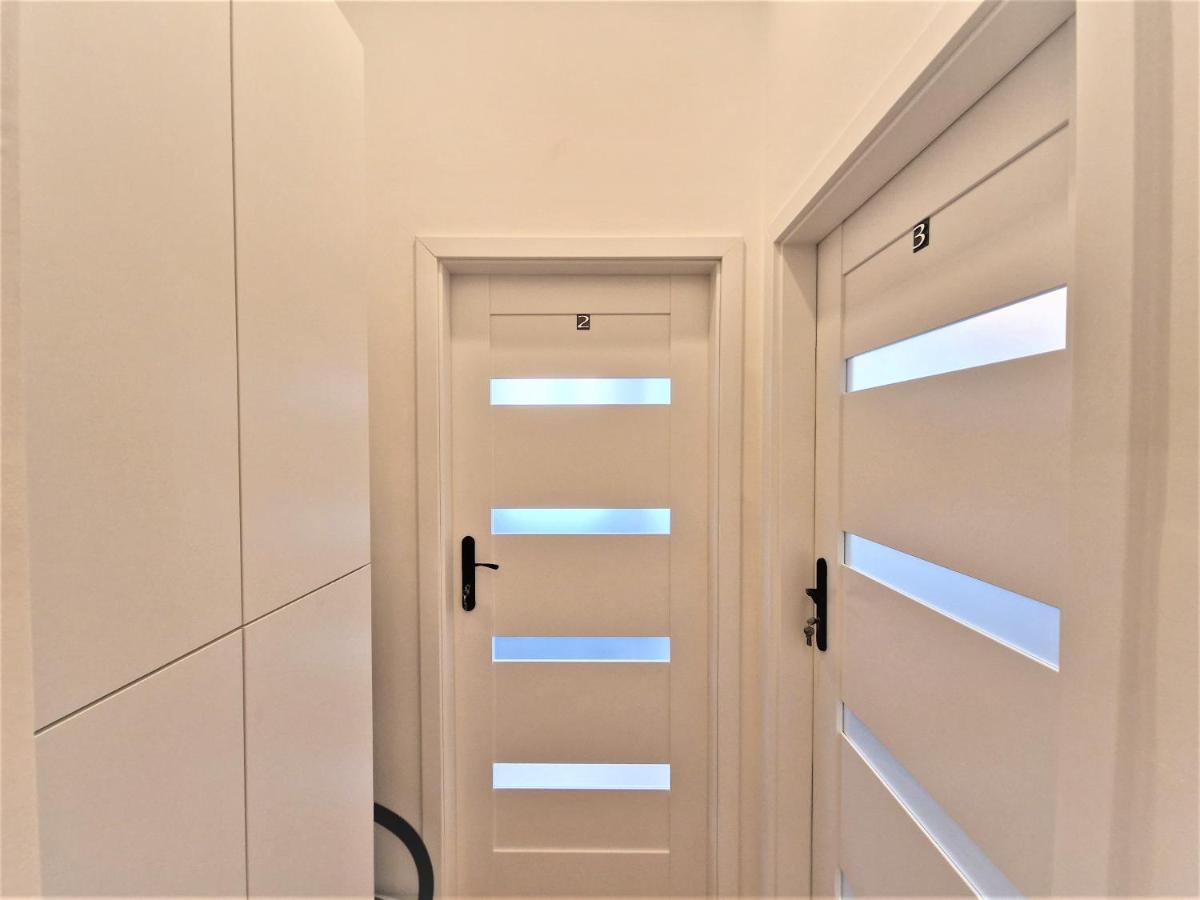 J&W Apartments Swietojanska Rooms Варшава Екстер'єр фото