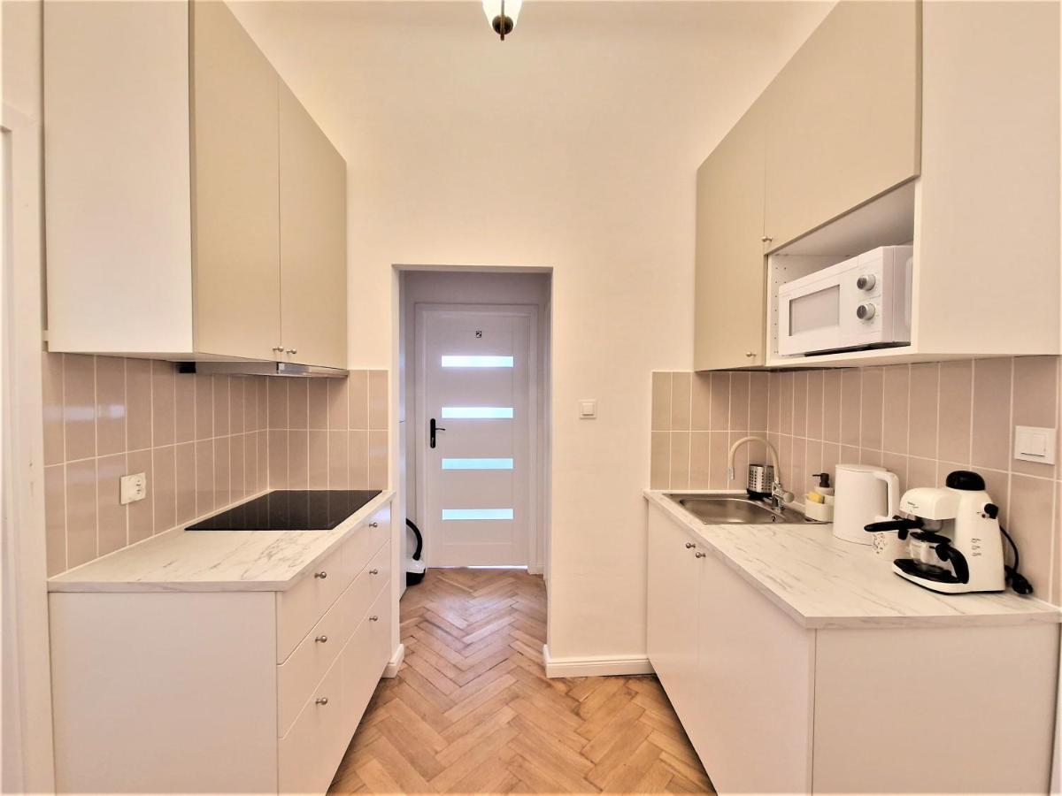 J&W Apartments Swietojanska Rooms Варшава Екстер'єр фото